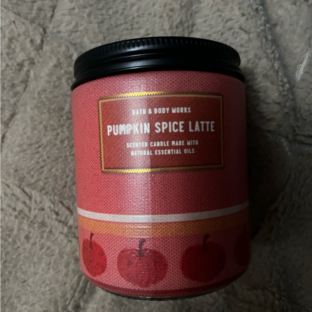 Pumpkin spice candle